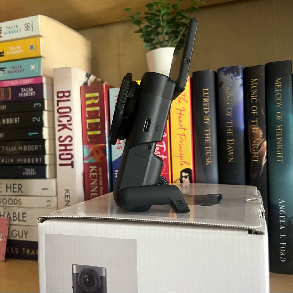 Canon Powershot V10 - Picture 5 of 10